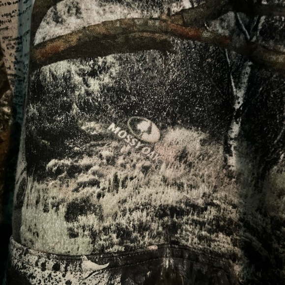 Mossy Oak Forest Pattern Hoodie - Picture 4 of 6